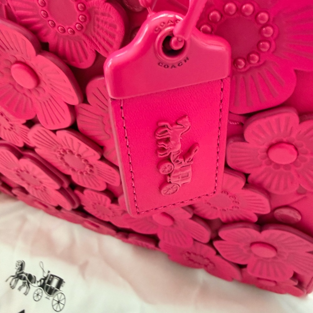 NEW Coach Rogue Tea Rose in Dragon Fruit- NWT - Picture 12 of 15